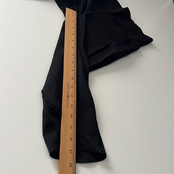 Lululemon Pace Perfect Black Side and Back Pockets 17 inch Crop Pants Size 6 - Picture 13 of 16